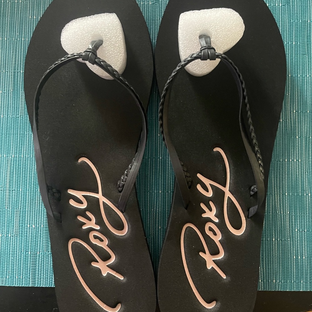 Roxy flip flops